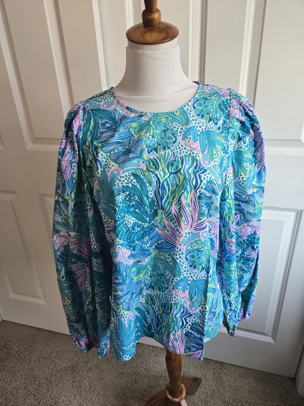 NWT Lilly Pulitzer Lynnley Holiday In The Sun Print Puff-Sleeve Blouse - Medium
